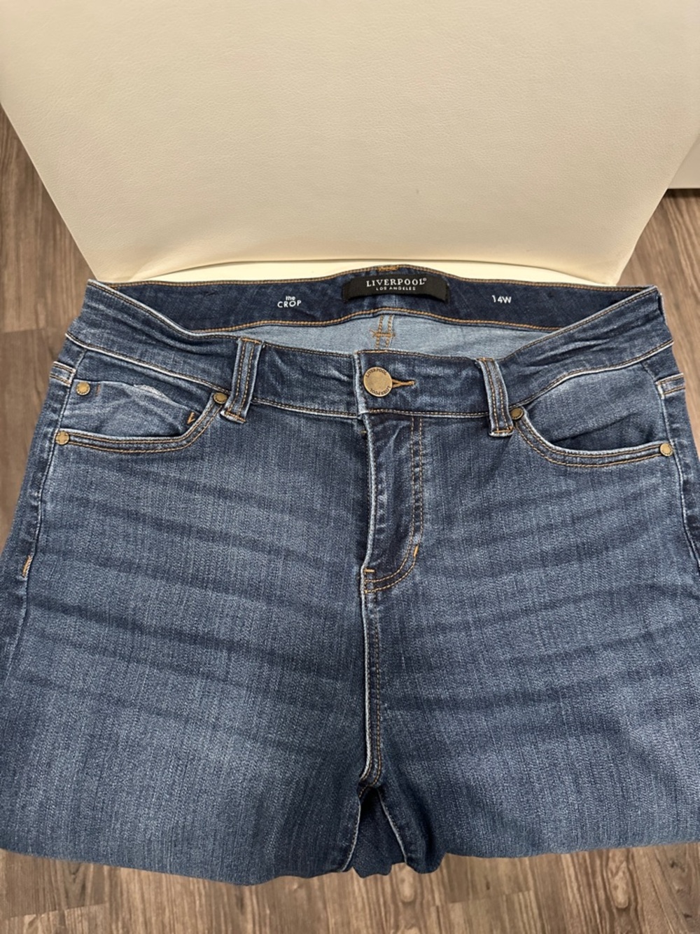 Liverpool Medium Blue Women's Cropped Denim Jeans